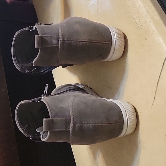 Hardly worn sz 10 Outwoods Grey suede tennis shoe wedges - Picture 4 of 6